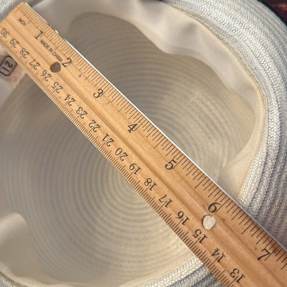 Vintage Child’s White straw Bowler Hat Navy velvet Bow Daisy Easter Hat Size 21